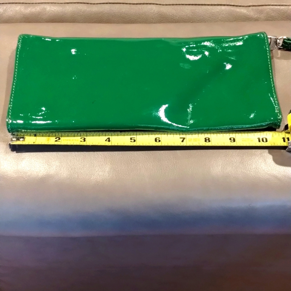 Cole Haan Leather Green Wristlet Wallet Patent Leather Clutch - X Large- GUC - Picture 6 of 17